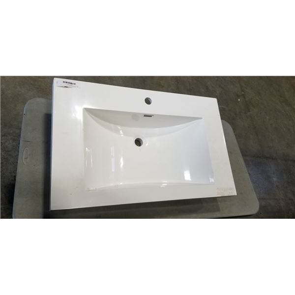 NEW 31.5" x 20" WHITE SINK