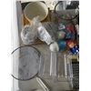 Image 3 : BOX OF KITCHEN SUPPLIES