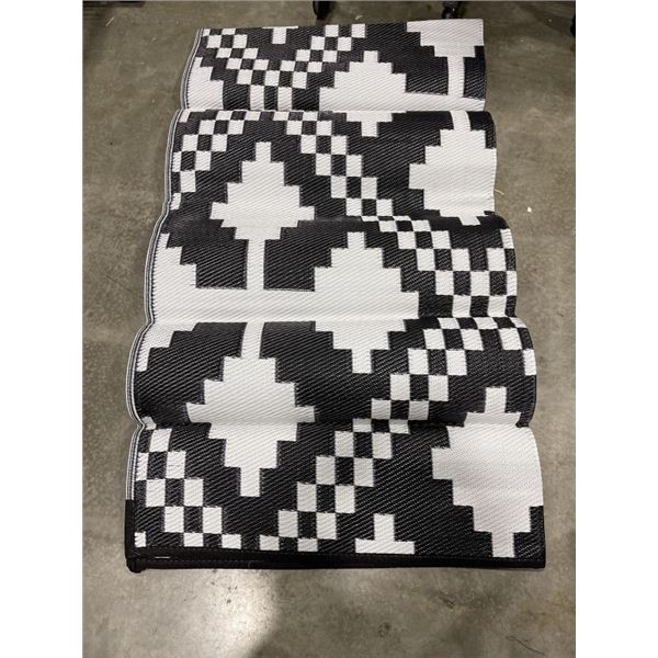 BRAND NEW 9 FT BY 12-FT OUTDOOR AREA CARPET