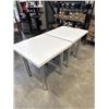 Image 2 : 2 WHITE 27.5" x 27.5" TABLES