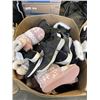 Image 1 : LARGE BOX OF ASSORTED SHOES AND SLIPPERS