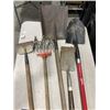 Image 2 : BUNDLE OF GARDEN TOOLS