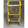Image 1 : FOLDING STEP LADDER