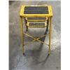 Image 2 : FOLDING STEP LADDER