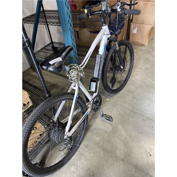 WHITE WHEEL SPEED BIKE