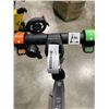 Image 3 : ELECTRIC SCOOTER - TURNS ON AND GOES, NO CHARGER