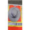Image 2 : SIZE 7.5 TILLY HAT AND SAFETY VEST