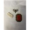 Image 1 : 3 ANTIQUE BROOCHES
