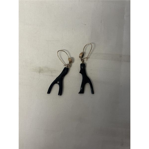 PAIR OF VINTAGE GOLD GENUINE RARE BLACK CORAL DANGLE EARRINGS