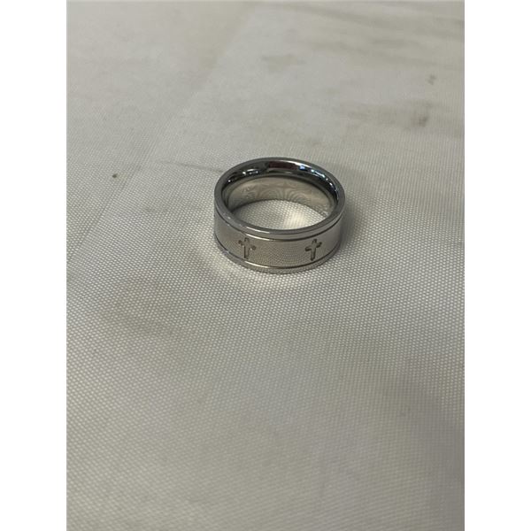 NEW STAINLESS STEEL RING BAND CROSSES DECOR, BRUSHED INSIDE SHANK, MARKED 316L