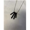 Image 2 : VINTAGE STETLING SILVER W/ BLACK CELLULOID STONES NECKLACE MARKED 925