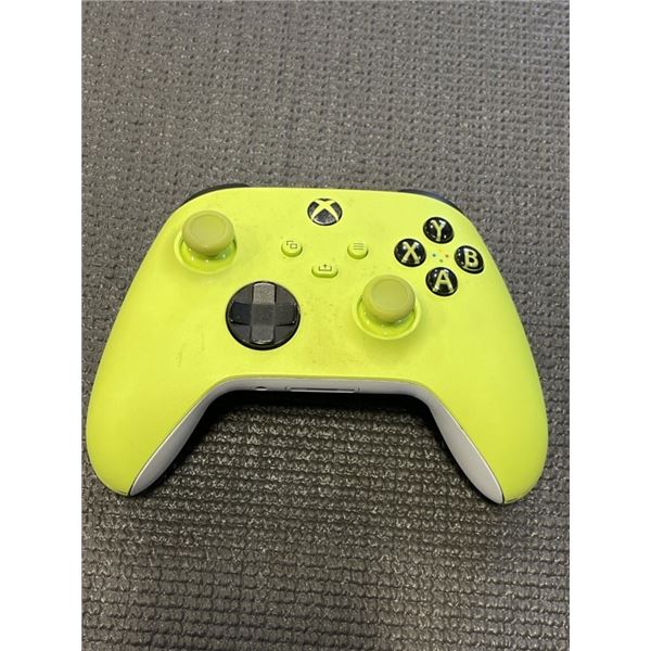 XBOX WIRELESS CONTROLLER - TESTED WORKING