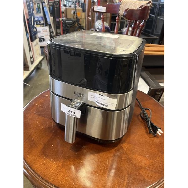 AS NEW, UNUSED ULTIMA COSA DIGITAL 5.2QT AIR FRYER - TESTED WORKING, RETAIL $219