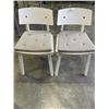 Image 1 : 2 MODERN SIDE CHAIRS