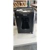 Image 1 : FELLOWS PAPER SHREDDER WORKING