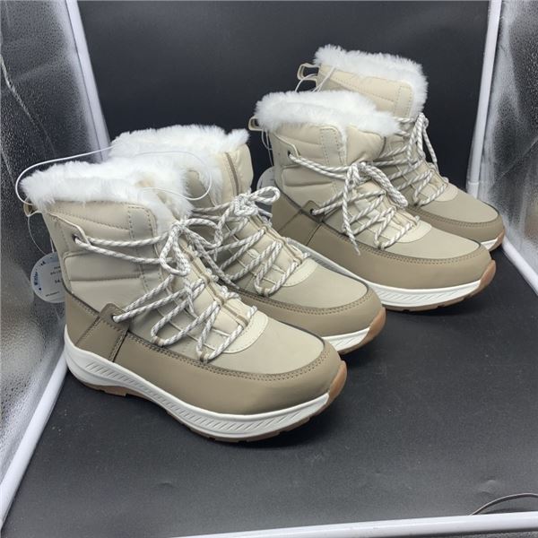 TWO PAIRS OF NEW SIZE 9 WINTER BOOTS  RETAIL $110
