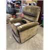 Image 3 : GREEN POWER RECLINER AND LIFT CHAIR