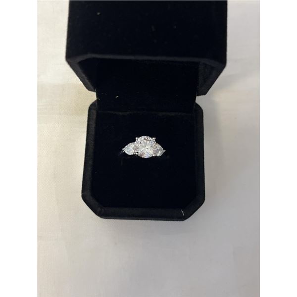 NEW STERLING SILVER 3.0CT SIMULATED DIAMOND (CZ) TRINITY RING W/ HEART SIDESTONES, SIZE 7, MOUNTED I