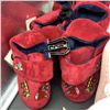Image 8 : LOT OF NEW CHILD SIZE SLIPPERS AND FOOTWEAR