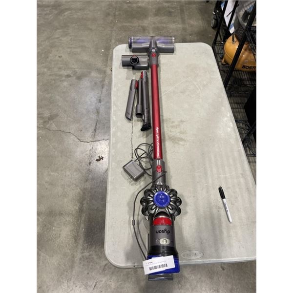 DYSON V8 CORDLESS VACUUM WITH ACCESSORUIES AND CHARGER, WORKING