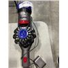 Image 5 : DYSON V8 CORDLESS VACUUM WITH ACCESSORUIES AND CHARGER, WORKING