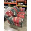 Image 2 : AZTEC LOVESEAT