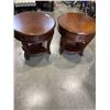 Image 1 : 2 HOOKER FURNITURE ROUND SIDE TABLES WITH DRAWER