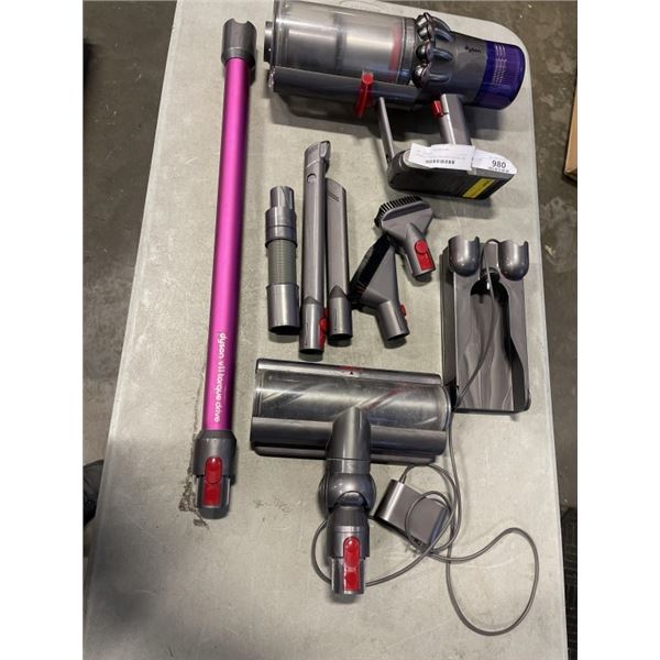 DYSON V11 CYCLONE CORDLESS STICK VACUUM - TESTED WORKING