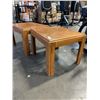 Image 4 : PAIR OF OAK SIDE TABLES