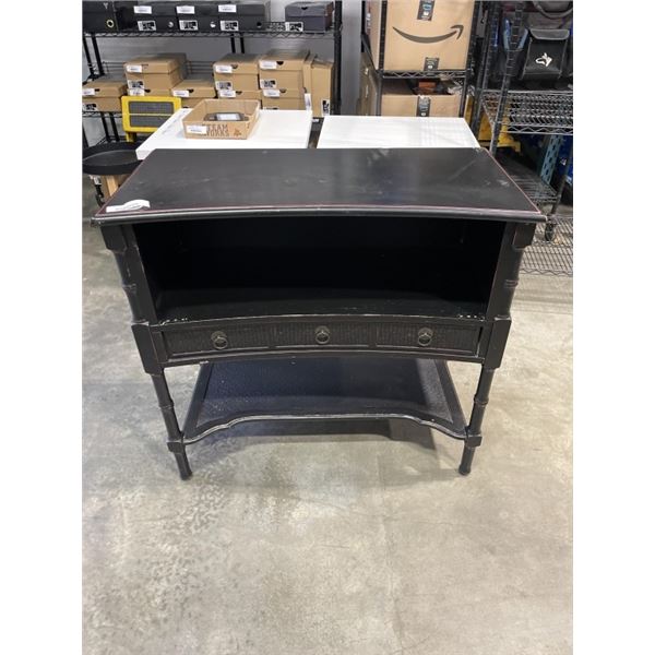 BLACK ENTRY TABLE