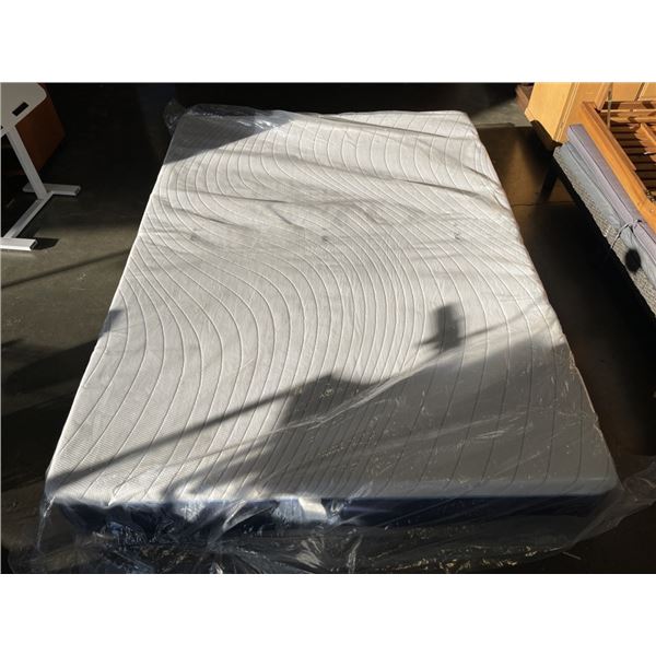 AS NEW OCTAVE QUEENSIZE VISTA MATTRESS
