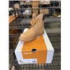 Image 1 : NEW TIMBERLAND PREMIUM 6 INCH WATERPROOF WOMENS BOOT - SIZE 8.5