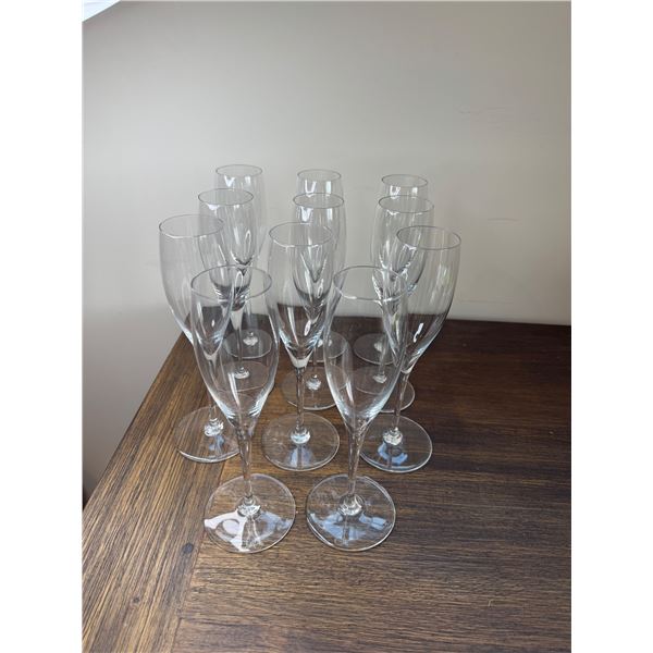 Baccarat flutes (11)