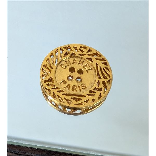 Chanel Button