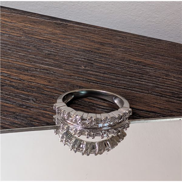 Round/Princess Cut diamond band 10k white gold