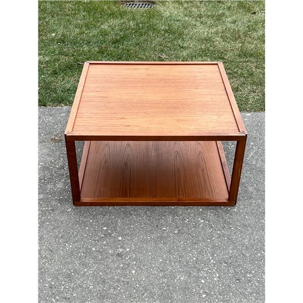 Mid Century Square Coffee Table - Approx: 29 x 29 & 15"T
