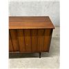 Image 5 : Mid Century Sliding Door Credenza / Sideboard - Approx: 69.75 x 19 & 32"T
