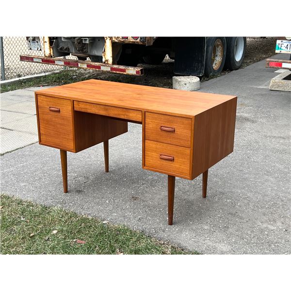 Mid Century Teak Desk - quite nice overall - Approx: 48 x 24 & 29"T (see all photos)