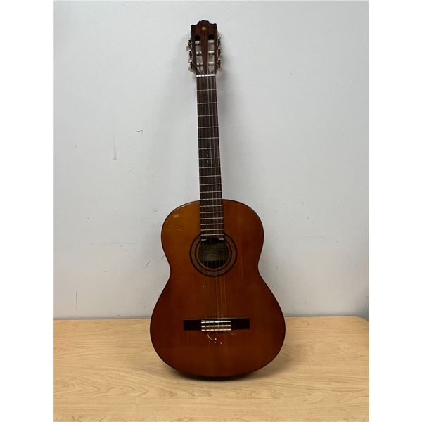 Yamaha G-225 Guitar Approx: 39.5 x 14.5" (see all photos)
