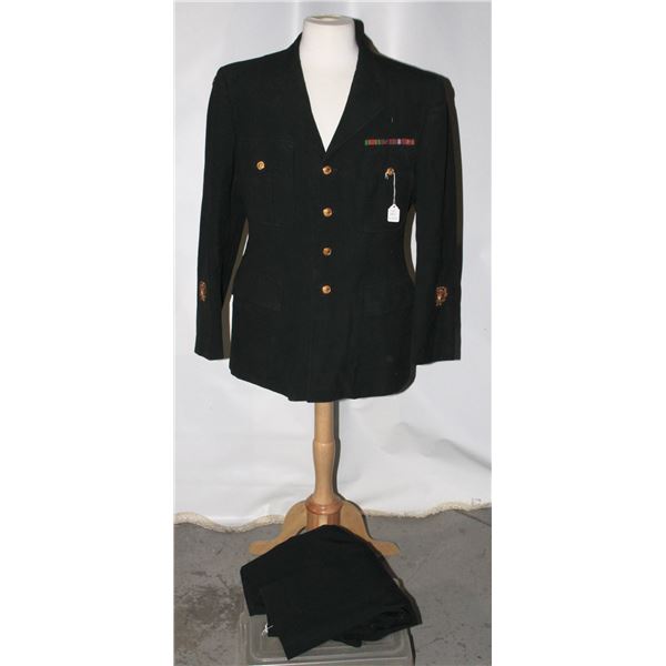 #146 1969 CANADIAN FORCES RIFLE GREEN UNIFORM