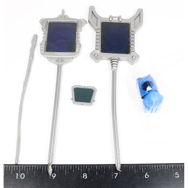 #425 1980S VISIONAIRIES WEAPONS LOT CRYOTEK LEORIC