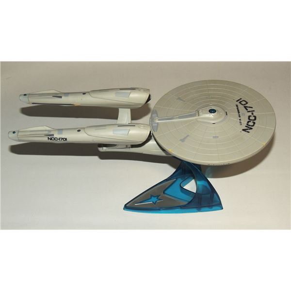 #435B PLAYMATES TOY 2009  STAR TREK USS ENTERPRISE