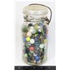 Image 3 : VINTAGE CANADA GLASS JAR FULL OF MARBLES
