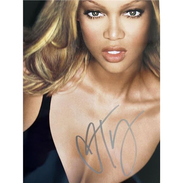 Supermodel Tyra Banks signed photo