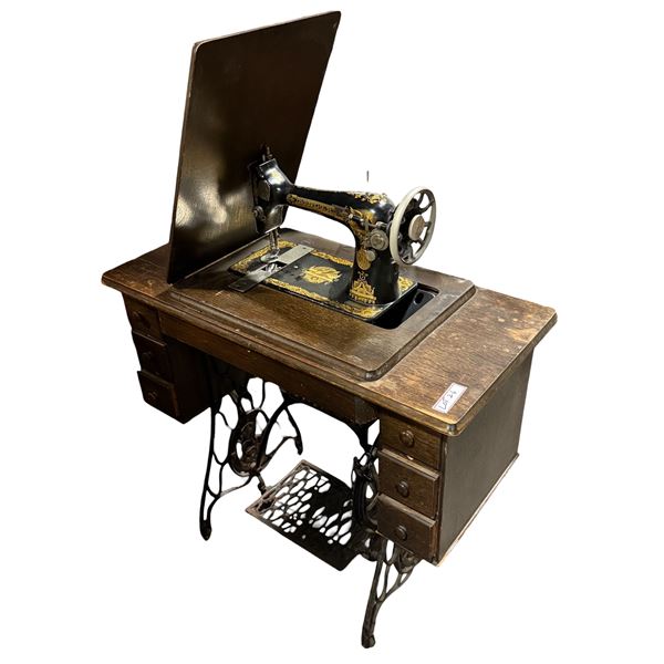 Vintage Singer Sewing Machine w/ Wood Cabinet (Ser.no JA534331)