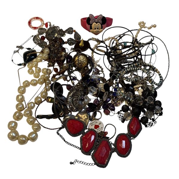 Group of assorted jewelry - necklaces / bracelets / earrings / mixed pcs etc