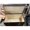 Image 2 : Vintage steamer/blanket trunk - approx 3ft x 21" x 2ft H