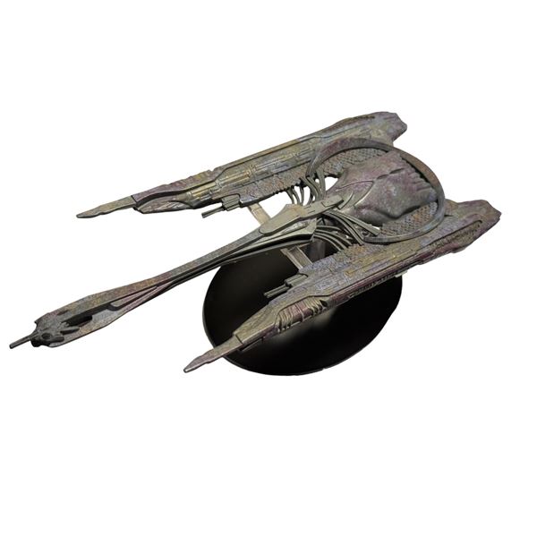 Star Trek Starship Model - KLINGON VEQLARGH CLASS 7451-A/A TM & © 2018 CBS Studios Inc. with base & 