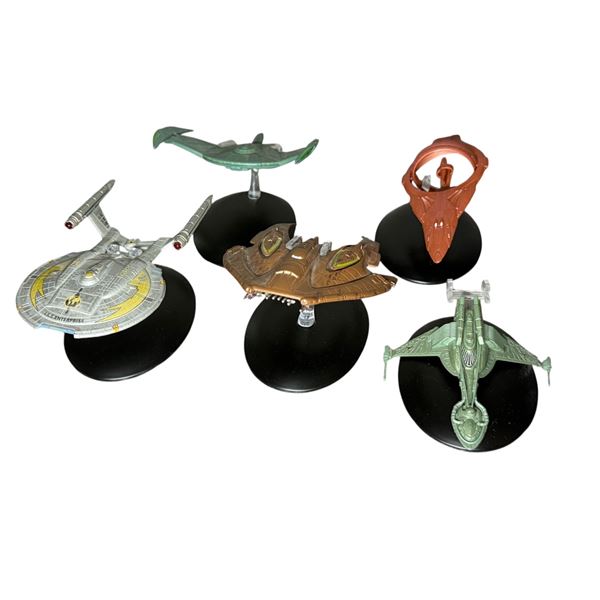 5 Piece Star Trek Starship Models - KLINGON BIRD-OF-PREY (2250S) 1944-A/A TM & © 2014 CBS Studios In