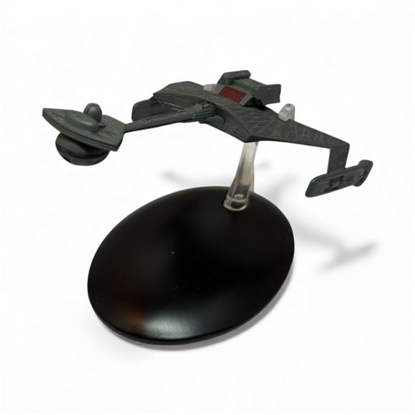 Star Trek Starship Model - U.S.S. VOYAGER NCC-74656 1948-A/Q TM & © 2020 CBS Studios Inc. with base 